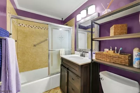 Bath - 16 Boulevard Ave, Haskell, NJ 07420 photo 1 of 1