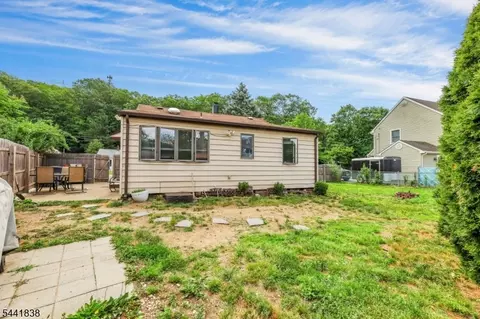 16 Boulevard Ave, Haskell, NJ 07420 photo 18