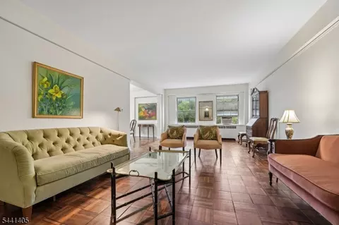 10 Crestmont Rd #2N, Montclair, NJ 07042