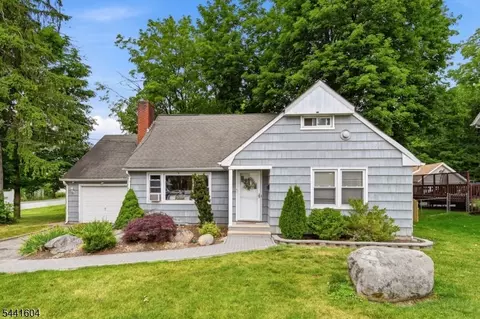 19 Fredericks St, Wanaque, NJ 07465