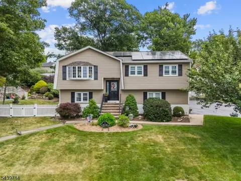 1 Bertha St, Stanhope, NJ 07874