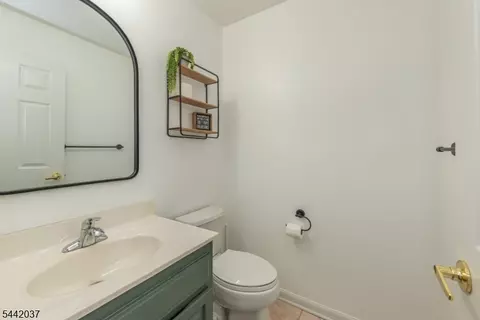 Bath - 92 Carter Rd, Haskell, NJ 07420 photo 1 of 2
