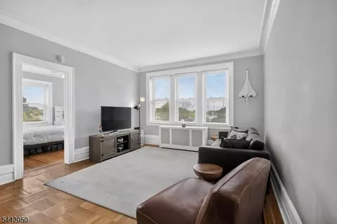 16 Forest St C6302, Montclair, NJ 07042