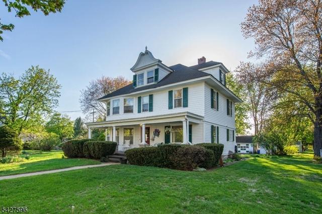 35 Eyland Ave, Succasunna, NJ 07876