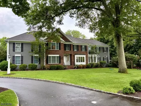 2 Oak Hill Rd, Chatham Twp, NJ 07928
