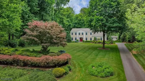 18 Glen Ridge Dr, Long Valley, NJ 07853