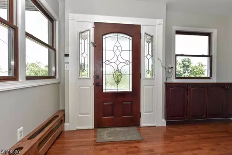 27 Joan St, Wayne, NJ 07470 photo 4