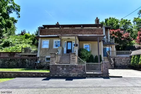 27 Joan St, Wayne, NJ 07470