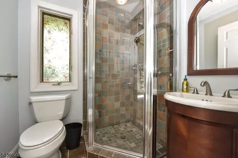 Bath - 27 Joan St, Wayne, NJ 07470 photo 4 of 6