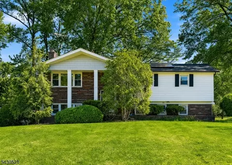 56 Frances Dr, Clark, NJ 07066