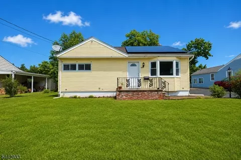 1429 Washington Ave, Pompton Lakes, NJ 07442