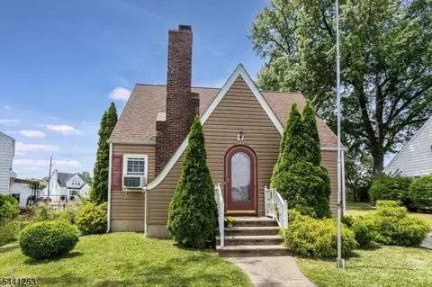 3 Lucien Pl, Linden, NJ 07036