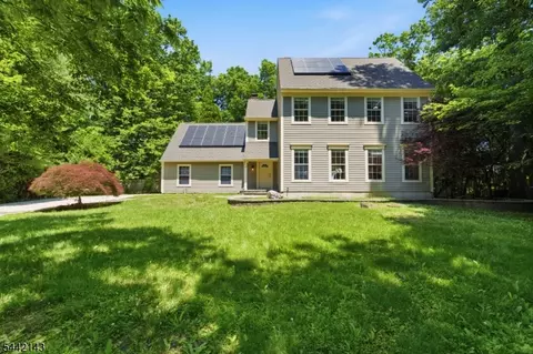 41 Farmhouse Ln, Voorhees Twp, NJ 08043
