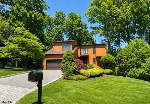 5 Craven Rd, Mountain Lakes, NJ 07046