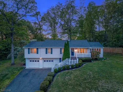 42 Chilton St, Bernardsville, NJ 07924