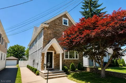 11 Insley Ave, Rutherford, NJ 07070
