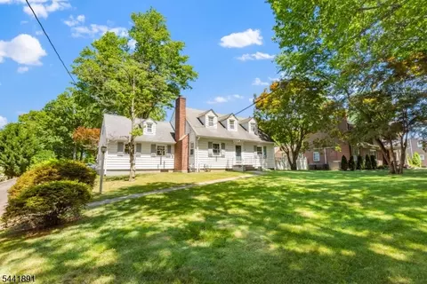 240 Summit Rd, Mountainside, NJ 07092