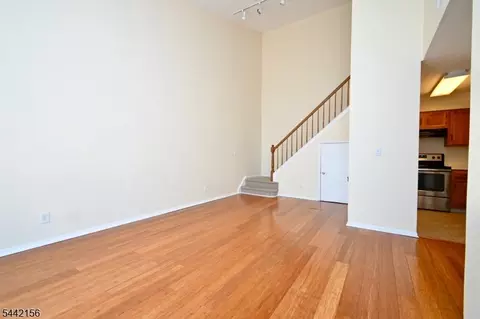 4 Cedar Ct, Bedminster, NJ 07921 photo 2