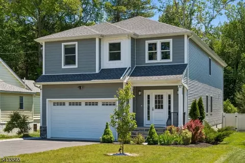 37 Burnet St, Livingston, NJ 07039