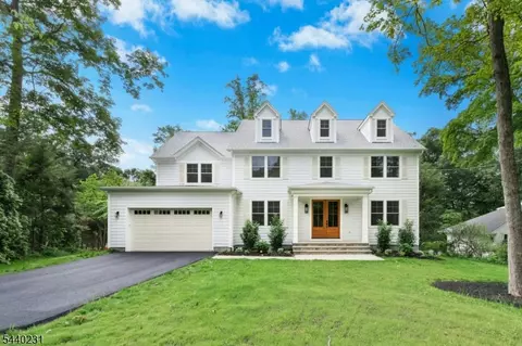 155 Dogwood Ln, Berkeley Heights, NJ 07922