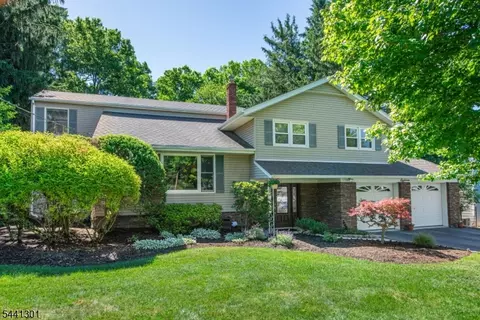 18 Teak Rd, Wayne, NJ 07470