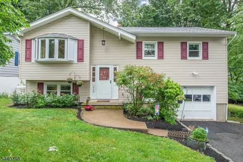 309 Knox Way, Hopatcong, NJ 07843