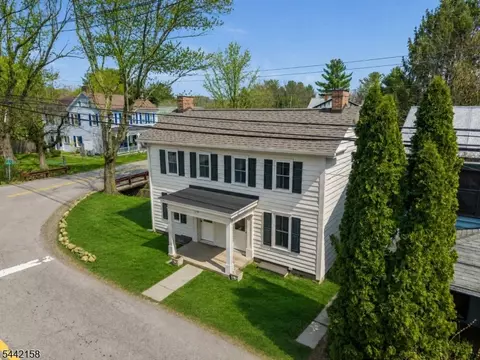 570 Spring Mills Rd, Milford, NJ 08848