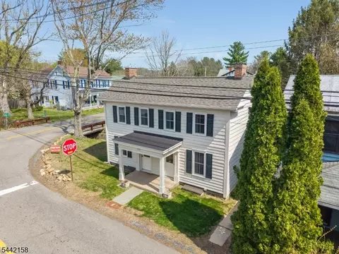 570 Spring Mills Rd, Milford, NJ 08848