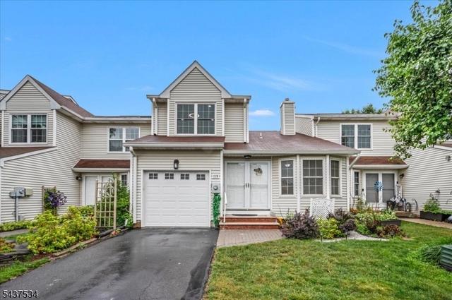 119 Choctaw Ridge Rd, Branchburg, NJ 08876