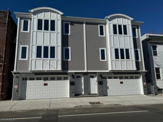 560 N 11th St, Newark, NJ 07107