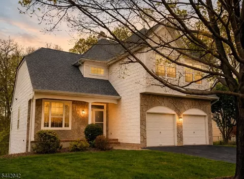 51 Bouwrey Pl, Whitehouse Station, NJ 08889