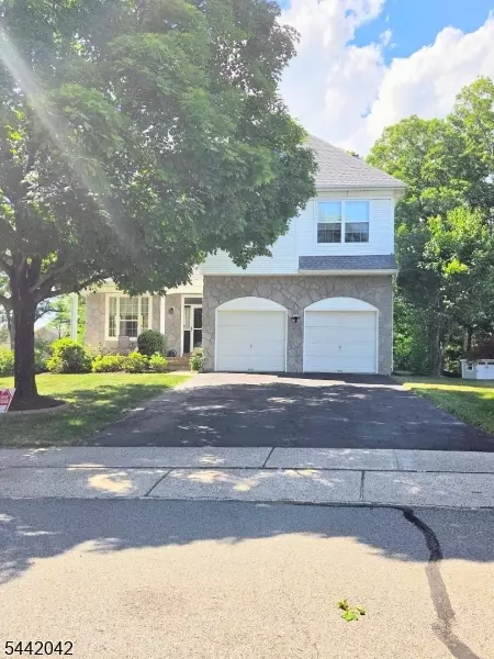 51 Bouwrey Pl, Whitehouse Station, NJ 08889