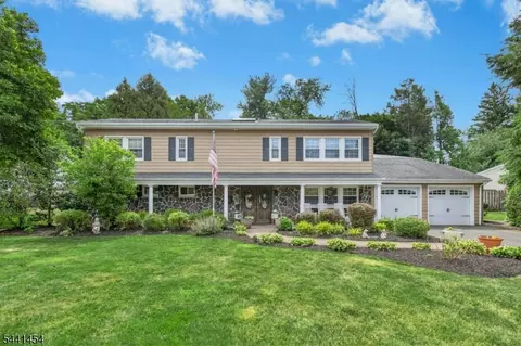 1179 Blazo Ter, Mountainside, NJ 07092