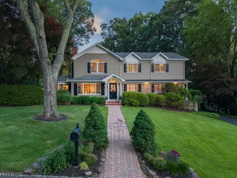 38 Hilltop Ter, Chatham Twp, NJ 07928