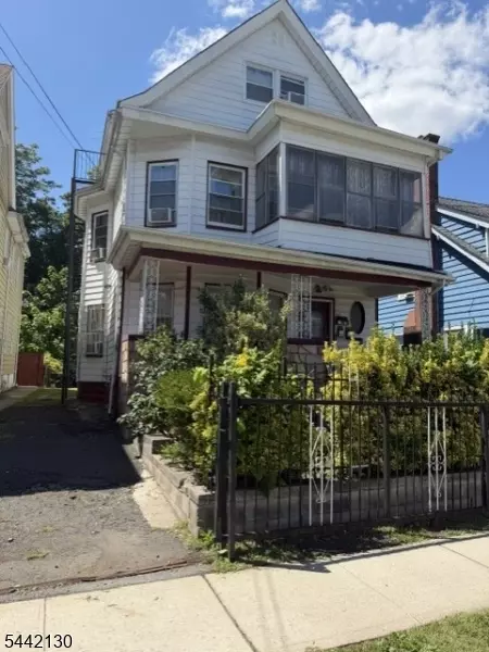 221 N Center St, City Of Orange, NJ 07050