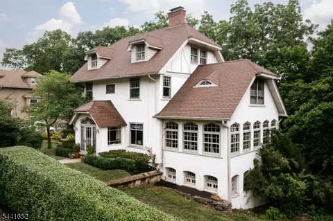 3 Overlook Ave, West Orange, NJ 07052