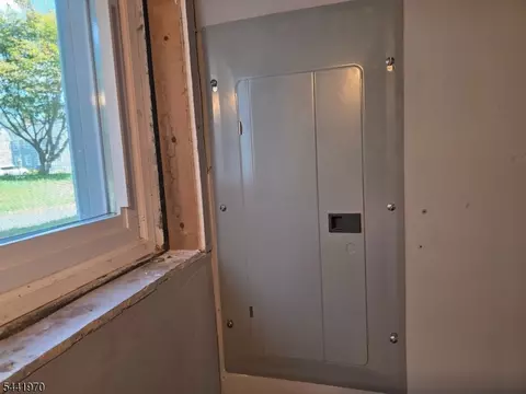 Entry Way - 978 Kenyon Ave, Plainfield, NJ 07060 photo 5 of 6