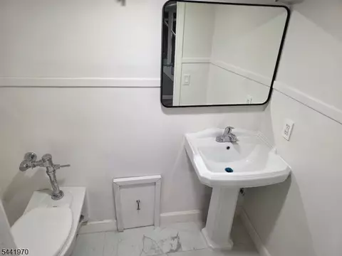 Bath - 978 Kenyon Ave, Plainfield, NJ 07060 photo 3 of 3