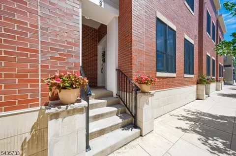 9 Farrand St, Bloomfield, NJ 07003