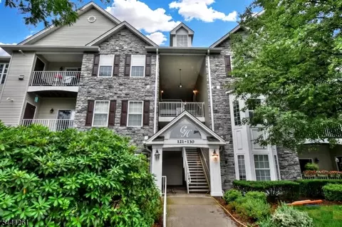 124 Barrister Dr #124, Butler, NJ 07405