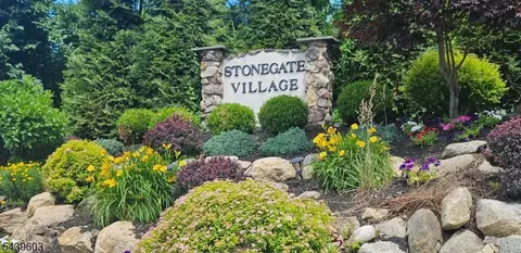 1907 Stonegate Ln # B, Stanhope, NJ 07874