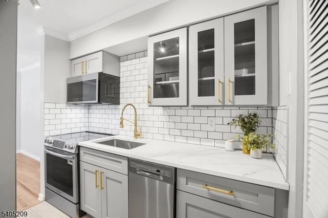 2350 State Route 10 #8, Morris Plains, NJ 07950