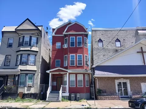 590 Hunterdon St, Newark, NJ 07108