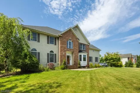 Exterior - 72 Doby Rd, Randolph Twp, NJ 07945 photo 2 of 8