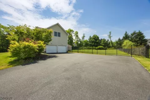 Exterior - 72 Doby Rd, Randolph Twp, NJ 07945 photo 3 of 8