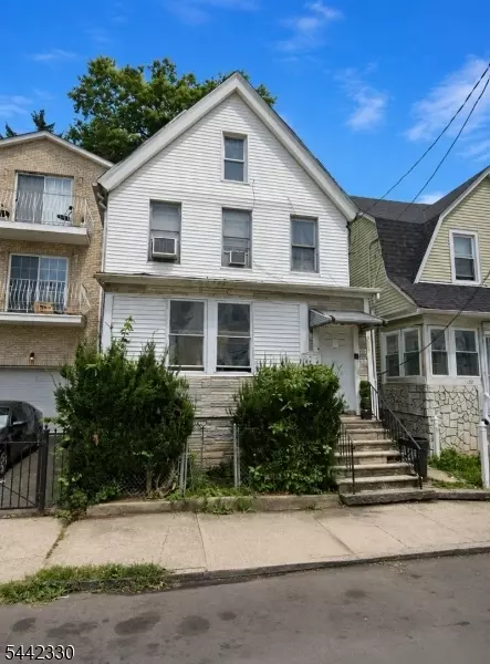 324 S 19th St, Newark, NJ 07103