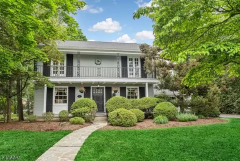 37 Van Dyke Dr, Ho Ho Kus, NJ 07423