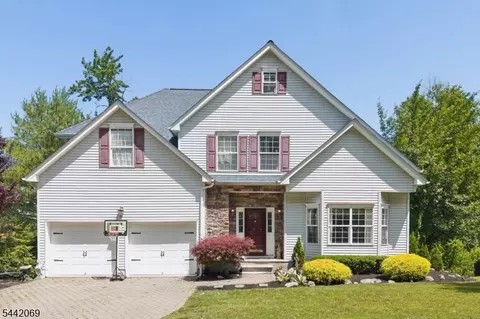 16 Bowers Dr, Hackettstown, NJ 07840
