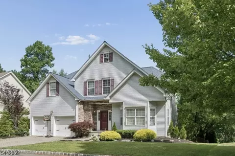 16 Bowers Dr, Hackettstown, NJ 07840