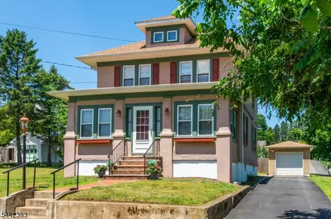 17 E Cooper St, Dover, NJ 07801